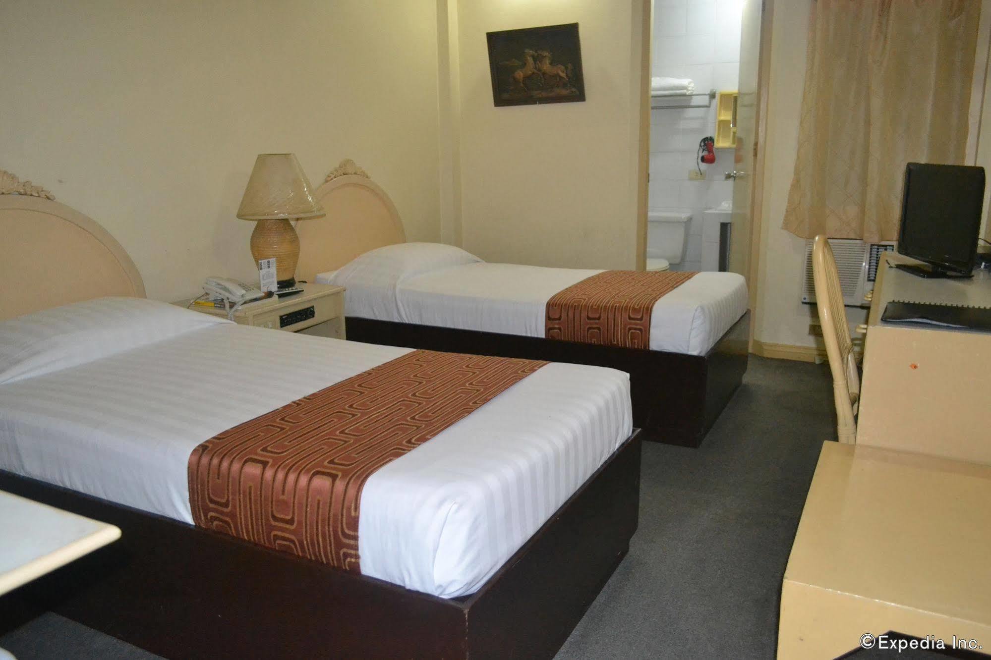 Hotel Cesario Lapu-Lapu City Esterno foto