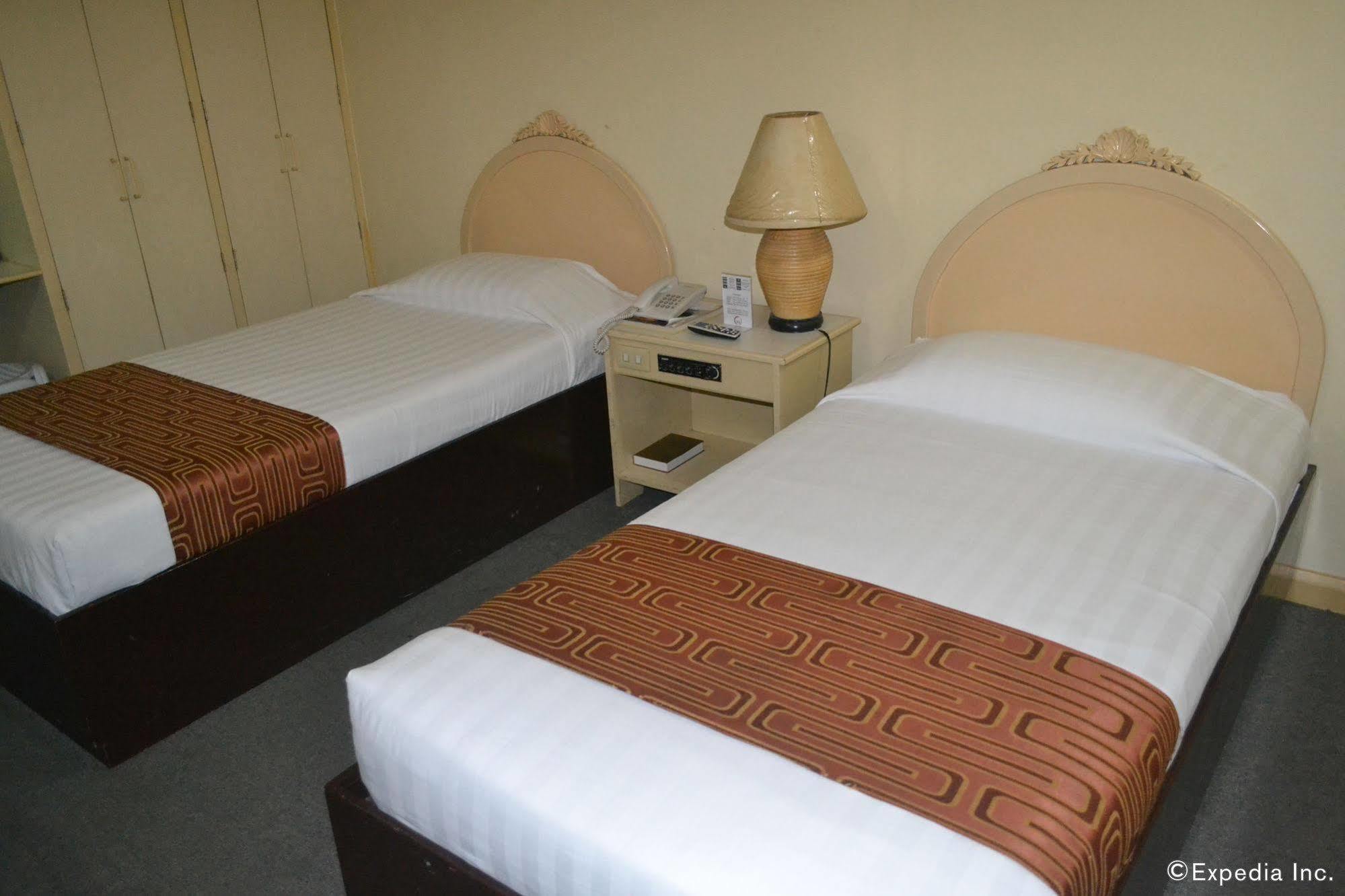 Hotel Cesario Lapu-Lapu City Esterno foto